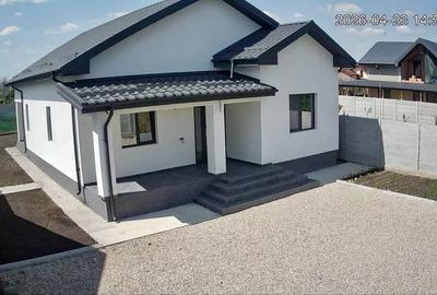 Casă cu 3 camere în Nanov - 1