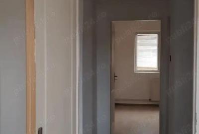 Vand apt.3cam conf.1 semidecomandat.bloc de 8 etaje - 1