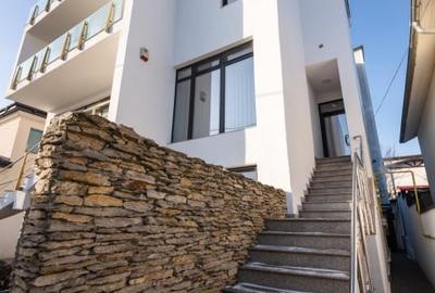 Casă individuală cu 8 camere cu Canalizare în Ultimul leu - 5