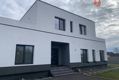 Casă individuală cu 4 camere cu Canalizare în Săcălaz - 1