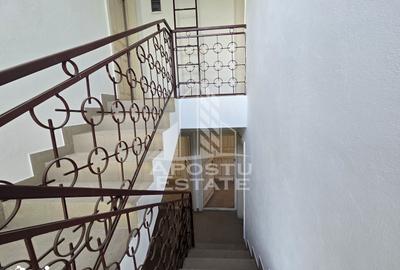 Casă cu 8 camere cu Teren 1140 Mp în Central - 16