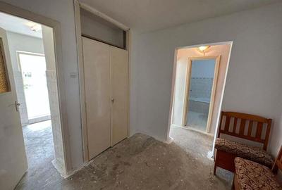 2 camere. Decomandat. Disponibil IMEDIAT - 2