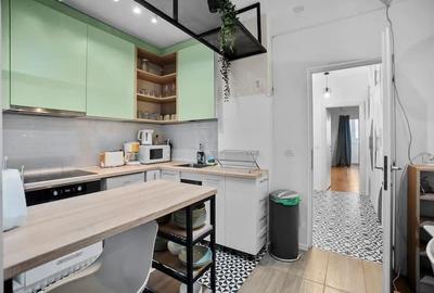 Apartament cu 6 camere decomandat, mobilat în Magheru - 25