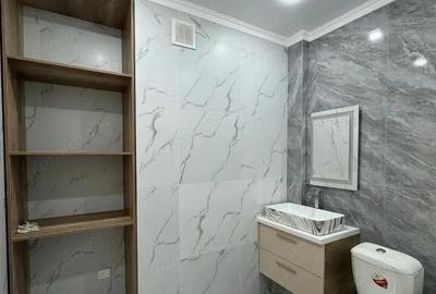 Apartament cu 2 camere decomandat în P-ța Victoriei