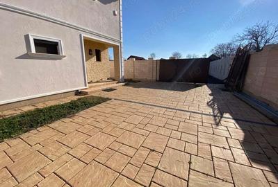 Casă cu 5 camere în Săcălaz