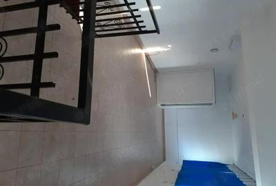 Spațiu comercial, de 50 mp, în Central - 3