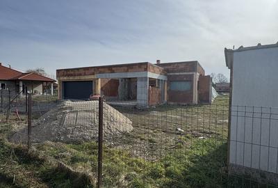 Casă cu 3 camere în Coltău - 1