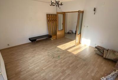 Casă cu 4 camere cu Teren 310 Mp în Blejoi - 2