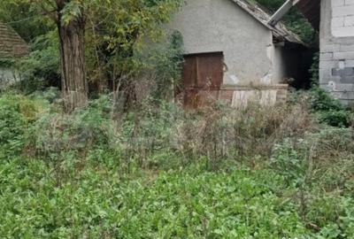 Teren de 79000 mp, în Central - 15