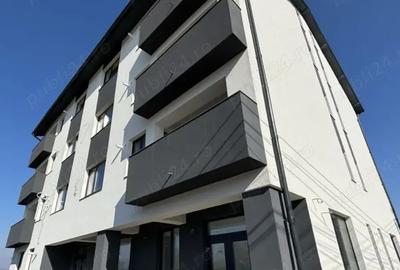 Vand ap. 2-3 camere bloc nou Pa?cani