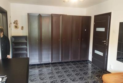 Apartament semidecomandat în Tineretului - 1