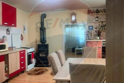 Casă cu Teren 2008 Mp în Retiș - 10