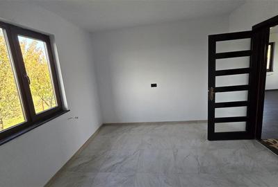 Casă individuală cu 5 camere cu Teren 600 Mp în Mitocu Dragomirnei - 7