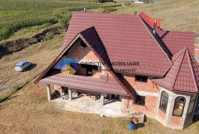 Casa + teren de vanzare - Zona Garcina