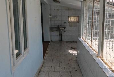 Casă cu 4 camere în Independența - 6