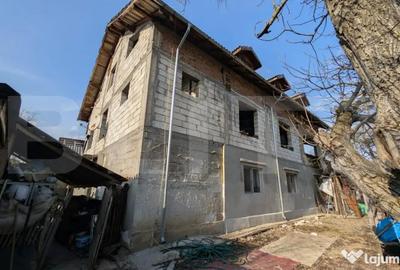 Casă cu 7 camere cu Teren 1656 Mp în Central - 3