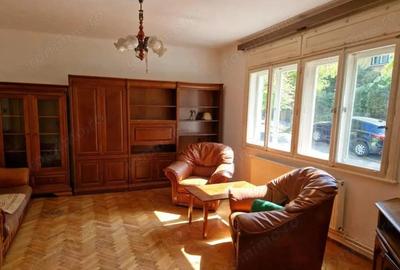 Central - Vanzare casa 5 camere - Str. Bradului - 2