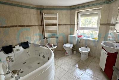 Casă individuală cu 9 camere cu Canalizare în Sânmartin - 6