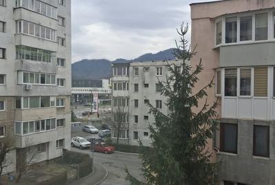 Apartament cu 3 camere decomandat în Astra - 1