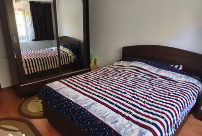 Casă cu 6 camere cu Teren 400 Mp în Podari - 4