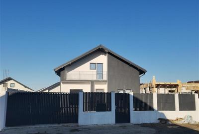 Casă individuală cu 3 camere cu Teren 320 Mp în Central - 1