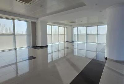 Spațiu comercial, de 3,500 mp, în Unirii - 8