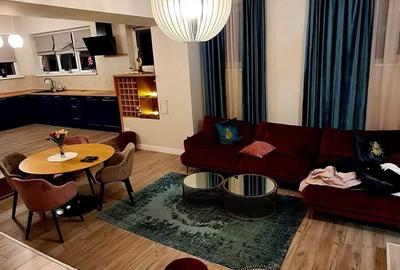 Apartament cu 3 camere semidecomandat, mobilat în Florești