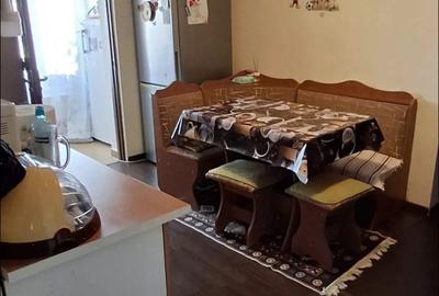 Apartament 2 camere de vanzare.
