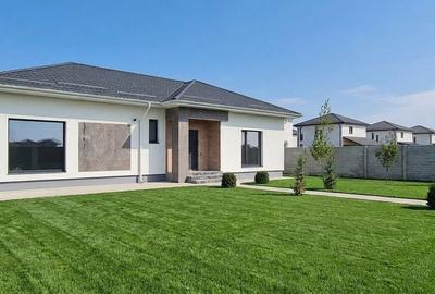 Casă cu 4 camere în Domnești