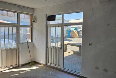 Spațiu comercial, de 50 mp, în Central - 7