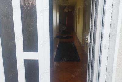 Casă cu 3 camere cu Teren 2500 Mp în Central - 2