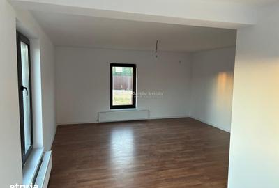 Casă cu 4 camere cu Teren 477 Mp în Crevedia