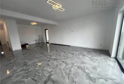 Casă cu 4 camere cu Canalizare în Cristian - 24