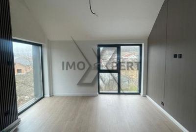 Casă cu 5 camere cu Teren 500 Mp în Baciu - 2