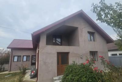 Casă cu 1 camere cu Teren 3000 Mp în Central