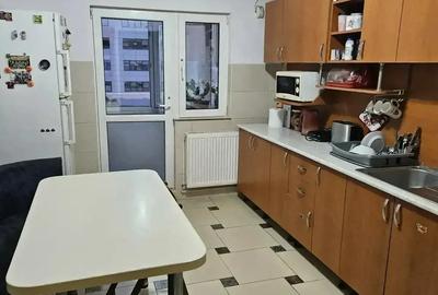 Apartament cu 3 camere decomandat în Baza 3 - 8