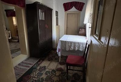 Casă cu 5 camere cu Teren 1311 Mp în Unirea - 2