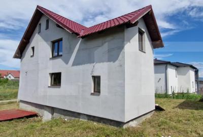 Casă cu 4 camere cu Teren 1000 Mp în Central - 6
