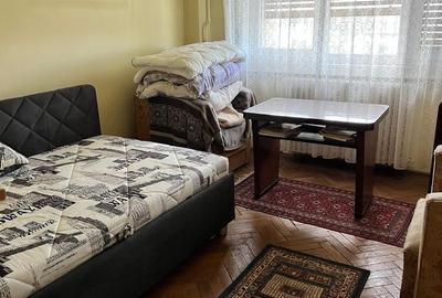 Apartament cu 3 camere decomandat, mobilat în P-ța Unirii - 14