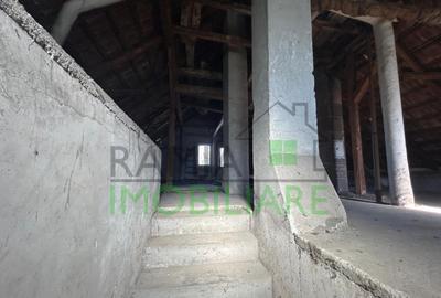 Casa cu 2 apartamente si teren generos-zona centrala, potent - 14