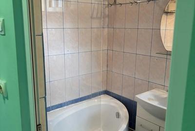 Inchiriez apartament 3 camere - 5