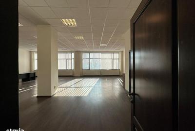 Spațiu comercial, de 126 mp, în Central - 6