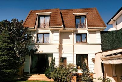 VILA ARCUL DE TRIUMF - 3