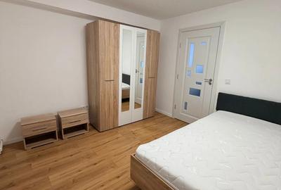 Apartament cu 3 camere decomandat în Cetate