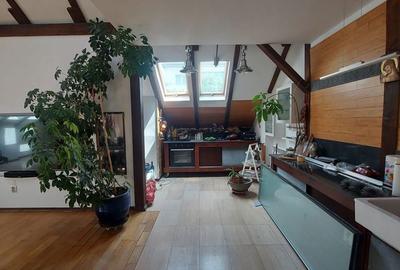 Apartament cu 3 camere în Micro 9 - 10