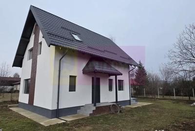 Casă cu 4 camere cu Teren 450 Mp în Brebu - 2