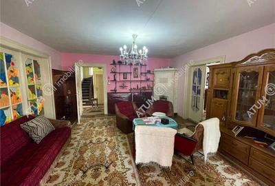 Casă individuală cu 7 camere cu Canalizare în Sub Arini - 2