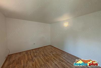 Inchiriere camera + baie ?i bucatarie, curte comuna zona Liceul Marin Coman - 2