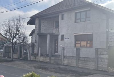 Casă cu 4 camere în Grădiște