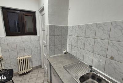 Apartament cu 3 camere decomandat în Romană - 8